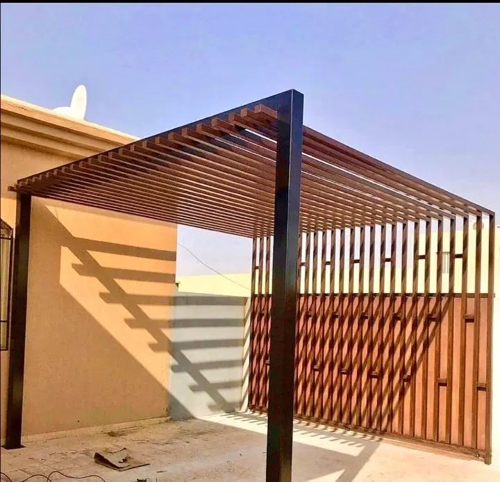 مظلات خشبية عصرية للحدائق والجلسات